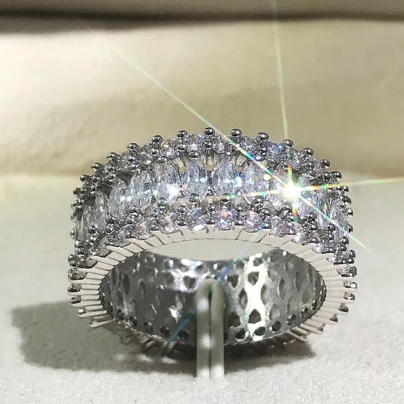 ✨SOLD OUT✨Hollow Intricate Wide Band✨ - Picture 4 of 10